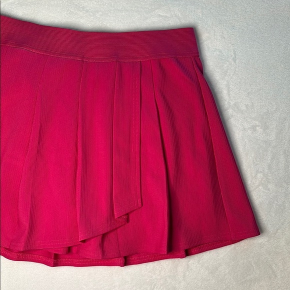 New In Skirt - Picture 8 of 11